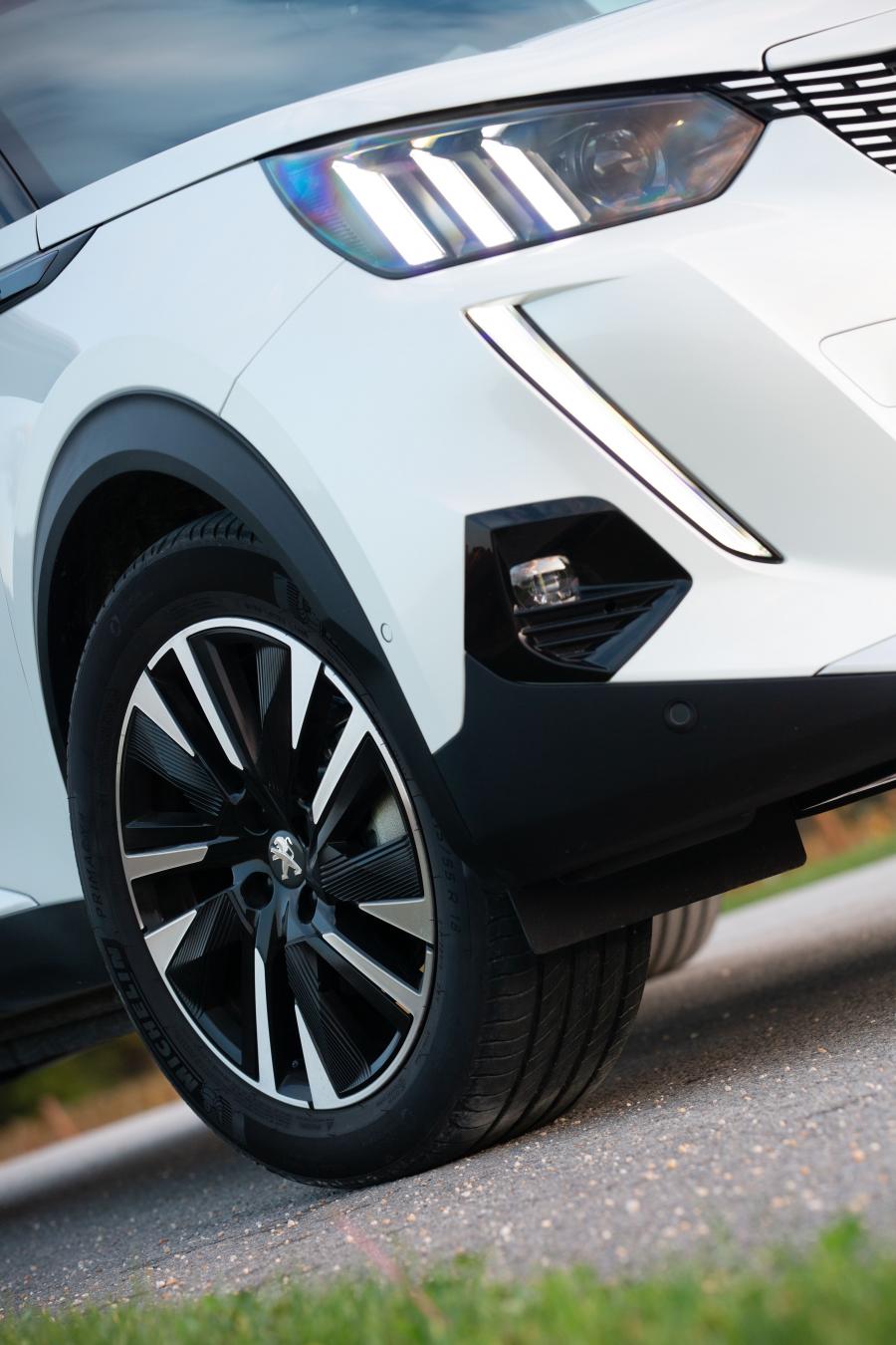 Колеса Peugeot e-2008 GT (Digital White) 2019 года  (WW) (фото 70 из 119)